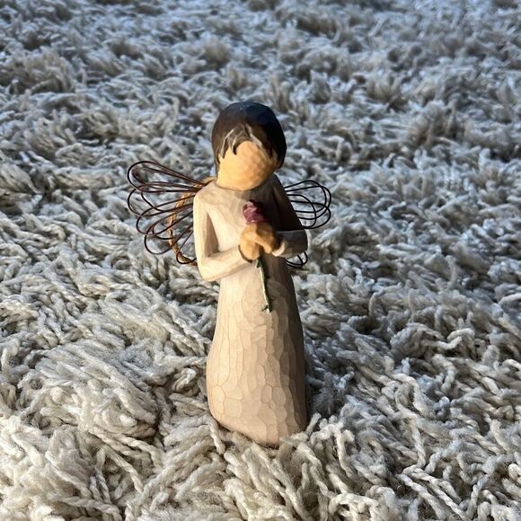 Willow Tree Loving Angel Holding a Rose - Picture 1 of 10